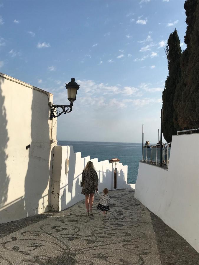 Sea & Pool View Garden Apartment Las Palmeras Nerja Exterior photo